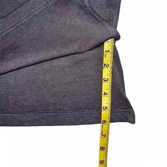 Dark grey Athleta rolled sleeves side slit nwot top size small - Picture 8 of 8